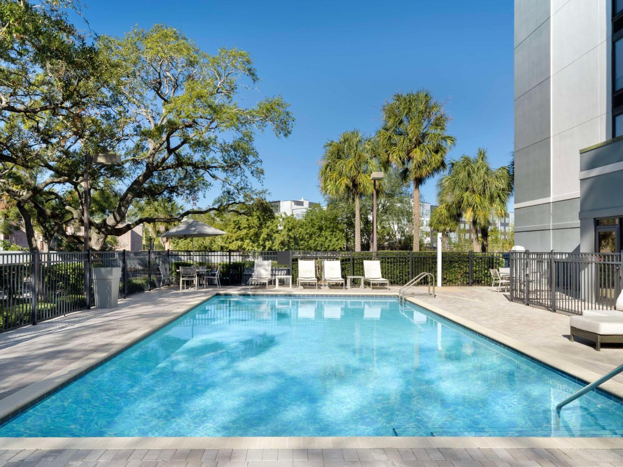 Hyatt Place Tampa Busch Gardens Exteriör bild