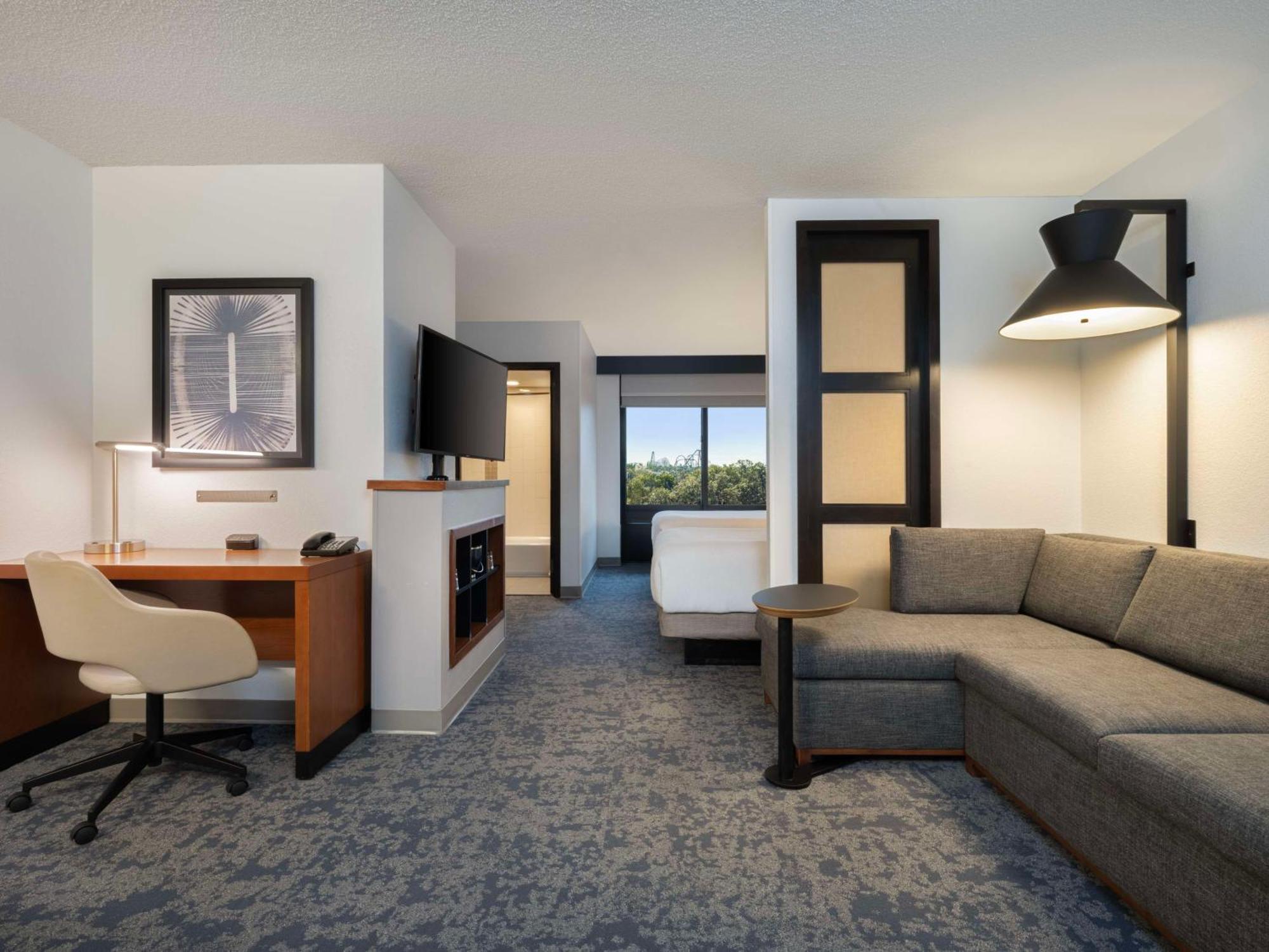 Hyatt Place Tampa Busch Gardens Exteriör bild